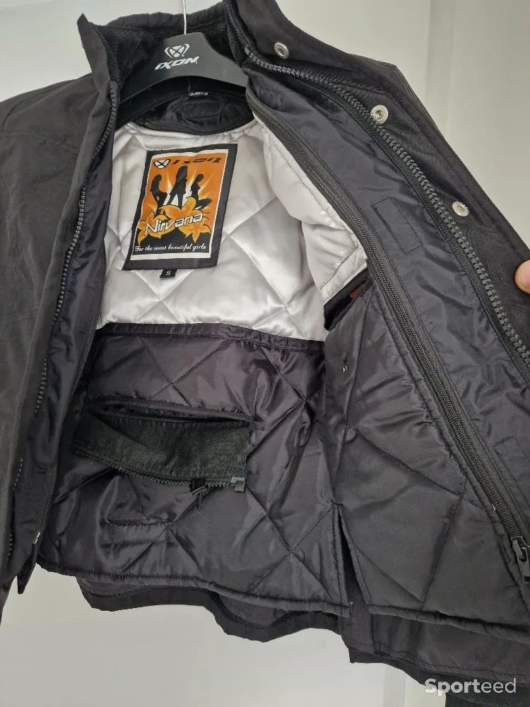 Veste moto fille IXON taille S d'occasion Ajouté le : 12/04/2024